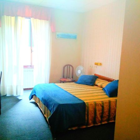 Hotel Milano Изео Екстериор снимка