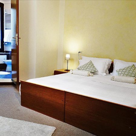Hotel Milano Изео Екстериор снимка