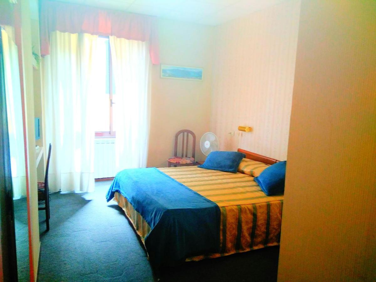 Hotel Milano Изео Екстериор снимка