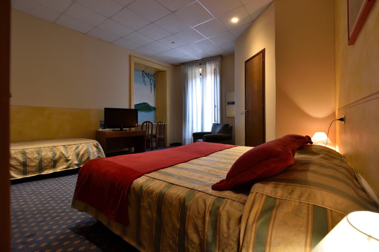 Hotel Milano Изео Екстериор снимка