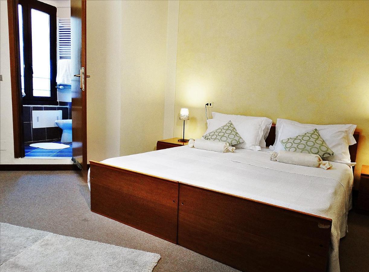 Hotel Milano Изео Екстериор снимка